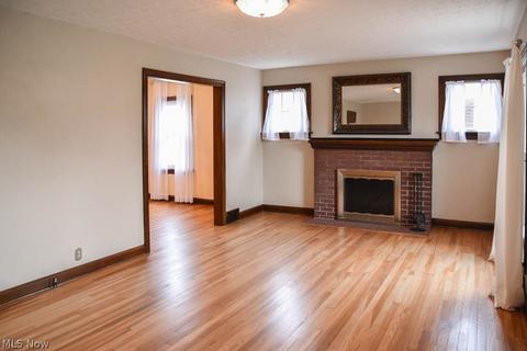 1801 Broad Ave NW, Canton, OH 44708 photo 4