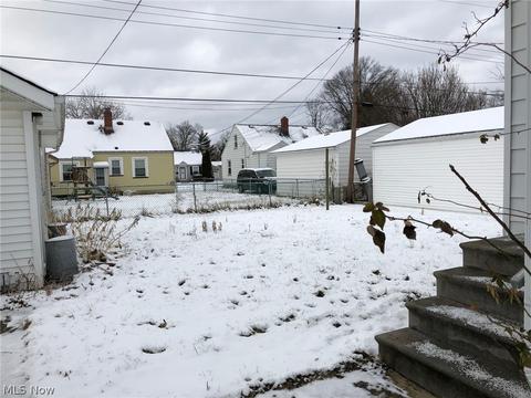150 Longfellow St, Elyria, OH 44035 photo 3