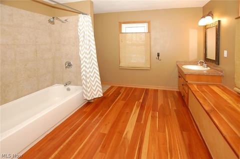 2428 Keystone Rd, Parma, OH 44134 photo 16