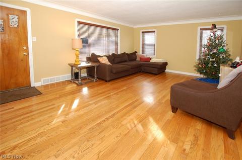 2428 Keystone Rd, Parma, OH 44134 photo 7
