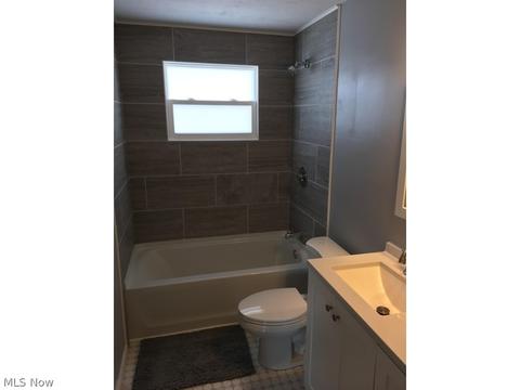 7104 Murray Ridge Rd, Elyria, OH 44035 photo 5