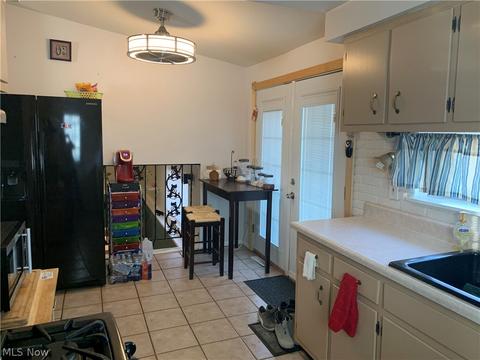 747 Abbe Rd N, Elyria, OH 44035 photo 3