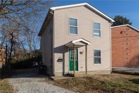 577 Thayer St, Akron, OH 44310 photo 2