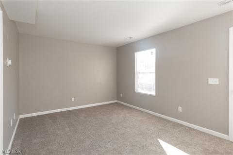 577 Thayer St, Akron, OH 44310 photo 6