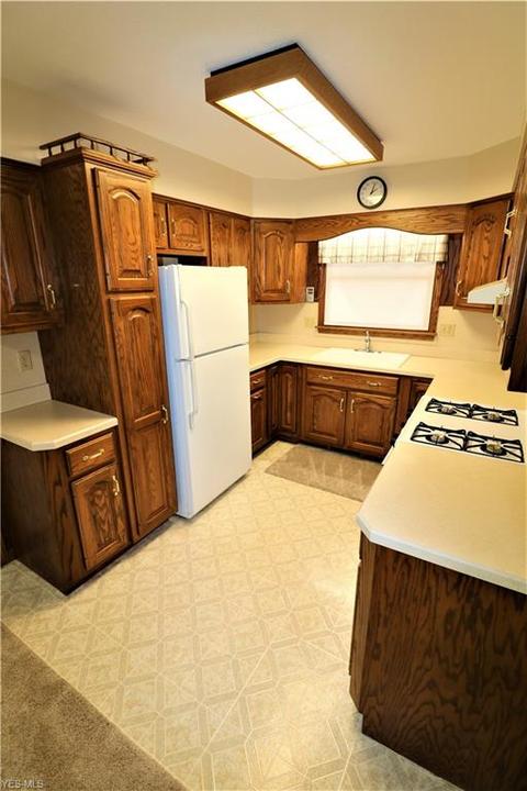 9 Prospect St, Monroeville, OH 44847 photo 5