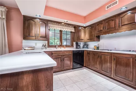 1720 Dunbarton Ave NW, Canton, OH 44708 photo 4