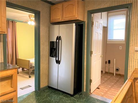 164 Bath St, Elyria, OH 44035 photo 5