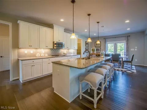 2352 Pendleton Ct, Avon, OH 44011 photo 5