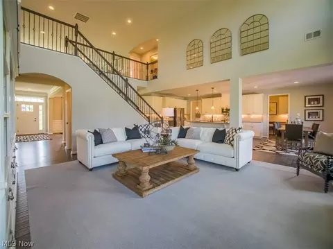2352 Pendleton Ct, Avon, OH 44011 photo 2