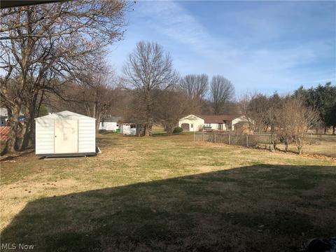2112 Millers Ave, Belpre, OH 45714 photo 3