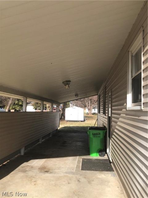 2112 Millers Ave, Belpre, OH 45714 photo 2