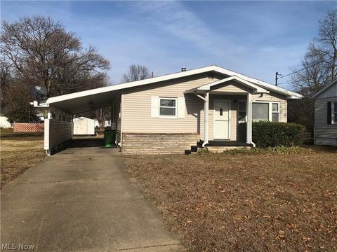 2112 Millers Ave, Belpre, OH 45714 photo 1