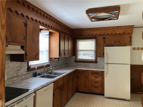 2112 Millers Ave, Belpre, OH 45714 photo 10