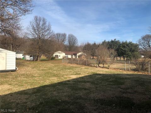 2112 Millers Ave, Belpre, OH 45714 photo 4