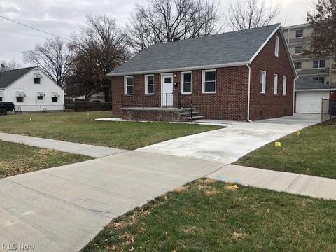 1834 E 37th St, Lorain, OH 44055 photo 1