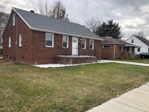 1834 E 37th St, Lorain, OH 44055 photo 3