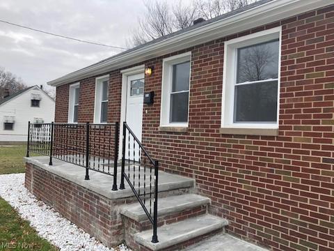 1834 E 37th St, Lorain, OH 44055 photo 2