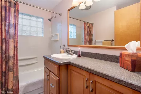 167 Nottingham Dr, Elyria, OH 44035 photo 23