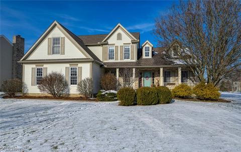 205 Chadwick Dr, Aurora, OH 44202 photo 1