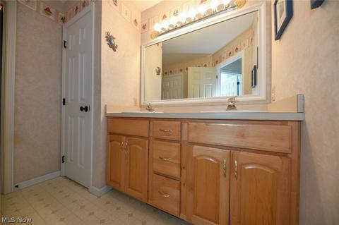 205 Chadwick Dr, Aurora, OH 44202 photo 25
