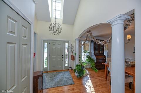 205 Chadwick Dr, Aurora, OH 44202 photo 2