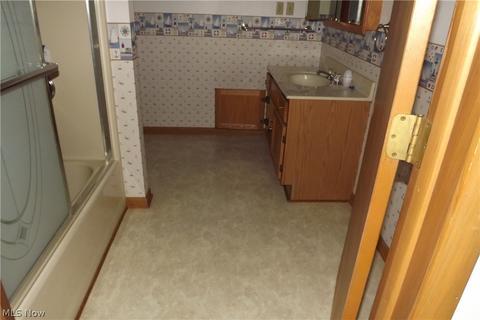 6445 State Rd, Parma, OH 44134 photo 15