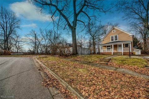298 Julien Ave, Akron, OH 44310 photo 2