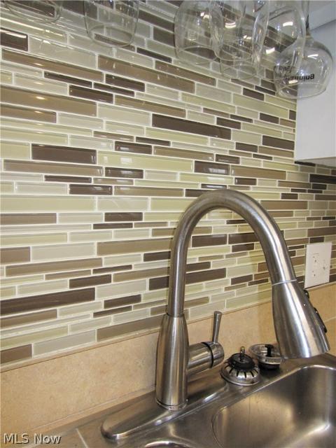 114 Meander Ln, Elyria, OH 44035 photo 9