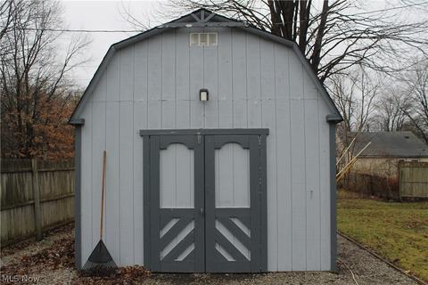 2124 Harrison Ave, Lorain, OH 44055 photo 5