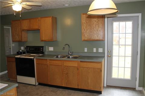2124 Harrison Ave, Lorain, OH 44055 photo 9