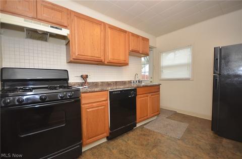 887 Kickapoo Ave, Akron, OH 44305 photo 6