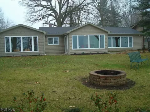 3327 Lake Rd W, Ashtabula, OH 44004 photo 3