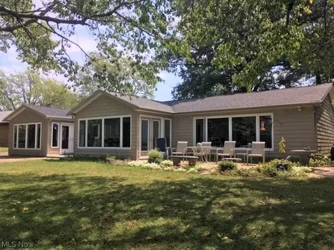 3327 Lake Rd W, Ashtabula, OH 44004 photo 2