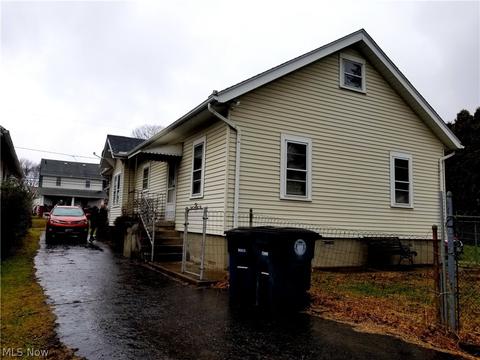 691 Ranney St, Akron, OH 44310 photo 4