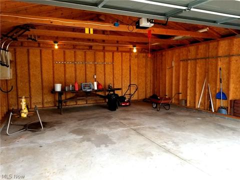 691 Ranney St, Akron, OH 44310 photo 6