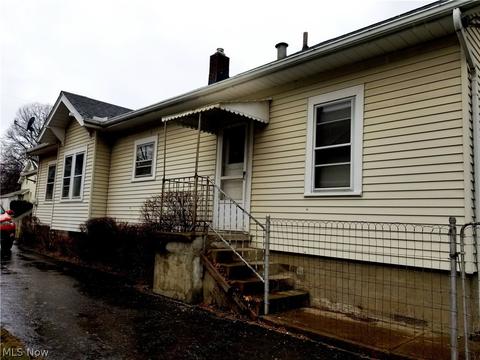 691 Ranney St, Akron, OH 44310 photo 3