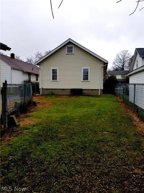 691 Ranney St, Akron, OH 44310 photo 8