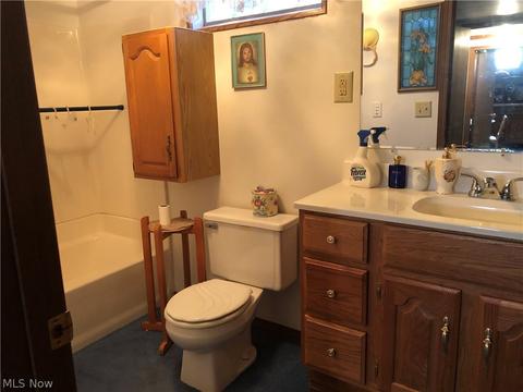 704 E Shafer Ave, Dover, OH 44622 photo 10