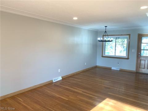 101 Nottingham Dr, Elyria, OH 44035 photo 5