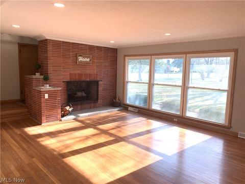101 Nottingham Dr, Elyria, OH 44035 photo 4