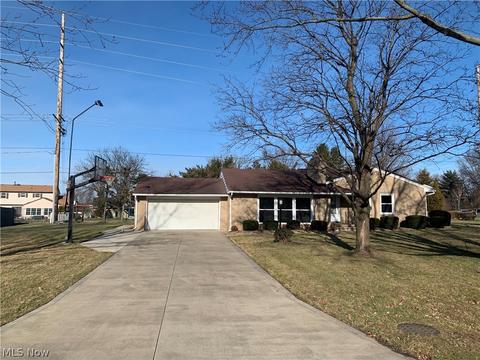 101 Nottingham Dr, Elyria, OH 44035 photo 1