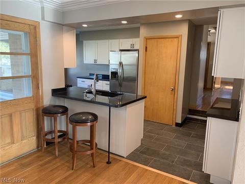 101 Nottingham Dr, Elyria, OH 44035 photo 7