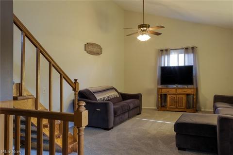 282 Berwin Pl, Munroe Falls, OH 44262 photo 6