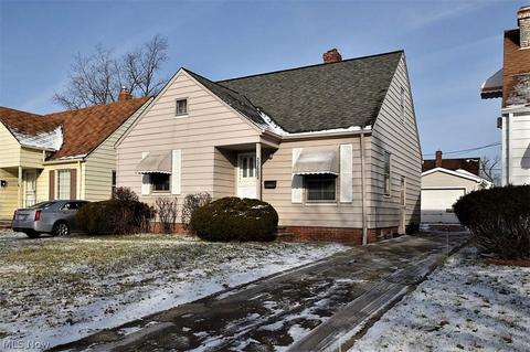 21603 Kenyon Dr, Maple Heights, OH 44137 photo 2