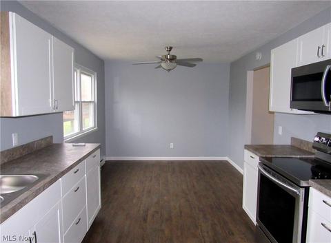 9929 Green Dr, Windham, OH 44288 photo 2
