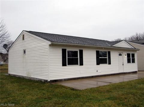 9929 Green Dr, Windham, OH 44288 photo 1