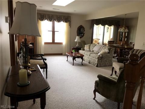 221 Pinehurst Dr, Dover, OH 44622 photo 2