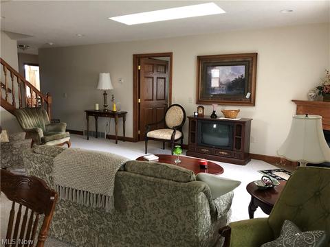 221 Pinehurst Dr, Dover, OH 44622 photo 3