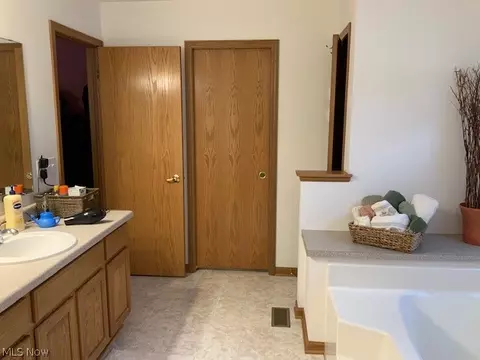 5544 Windfall Rd, Medina, OH 44256 photo 12