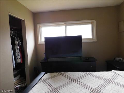 2435 Linwood Dr, Ashtabula, OH 44004 photo 5